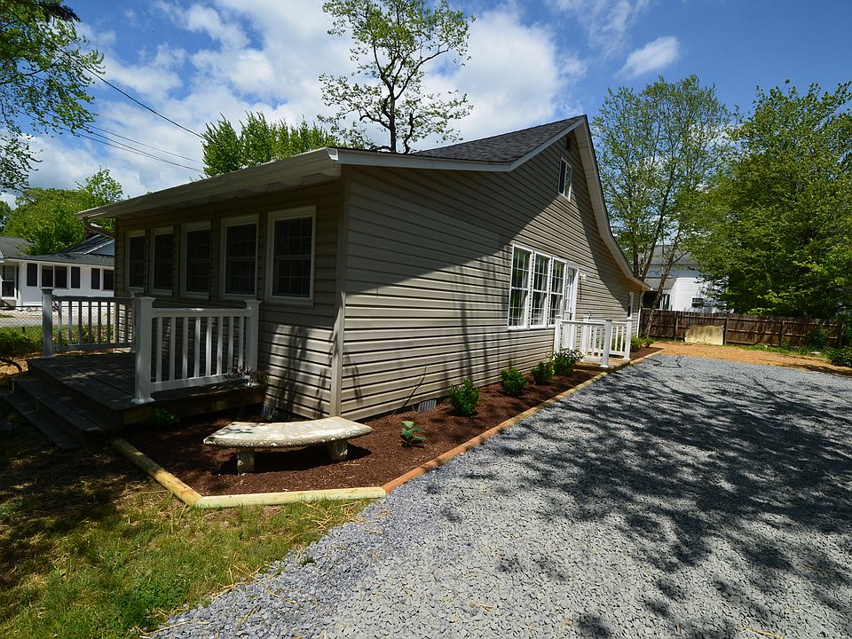 Welcome to 1194 Grove Ave.