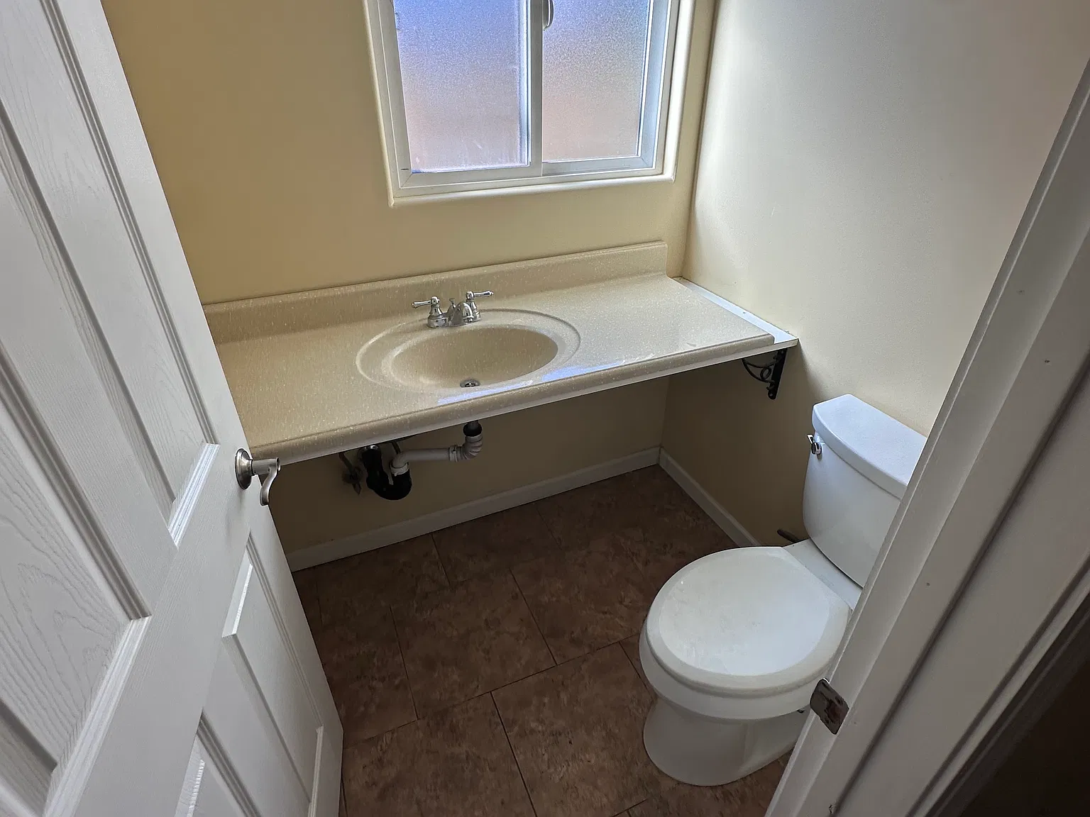 3 bed, 2.5 bath, 1600 sqft, $3,600 — Photo 2