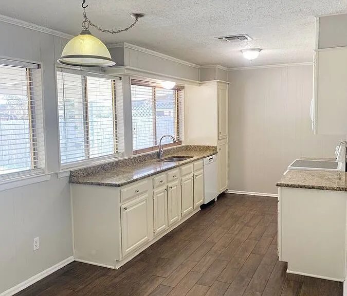 5520 Galway Ln — Photo 4
