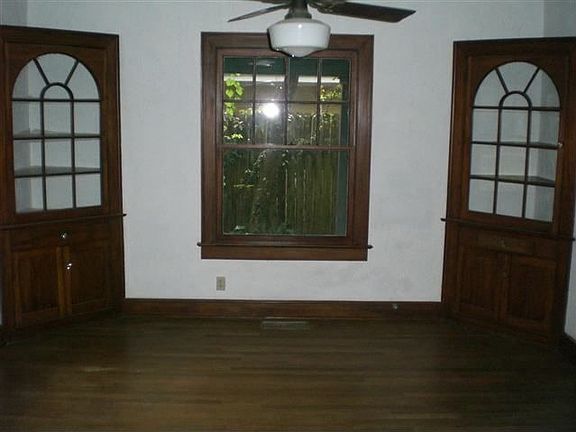 3rd image of 211 W Caldwood Dr