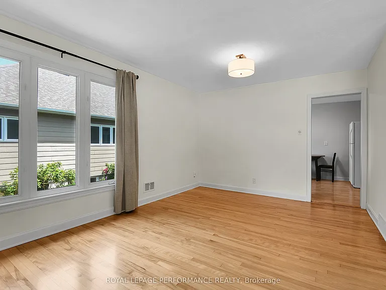 2243 Hillary Ave — Photo 8
