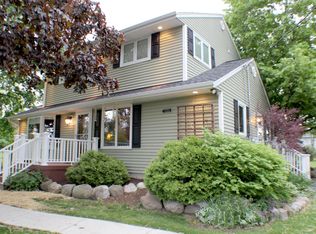 520 E Oakwood Rd, Oak Creek, WI 53154