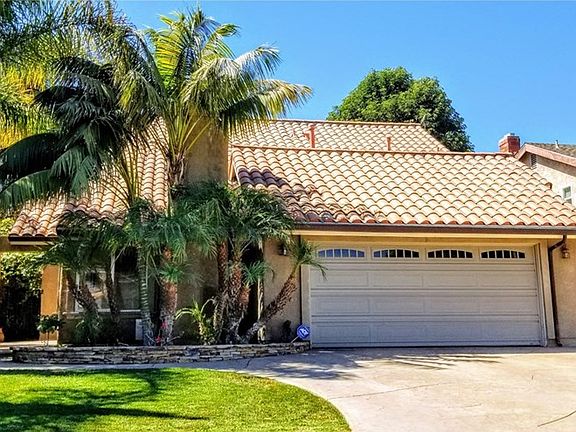 2nd image of 425 Mariposa Dr