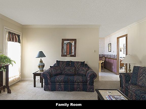 4th image of 411 Garden Grove Ct