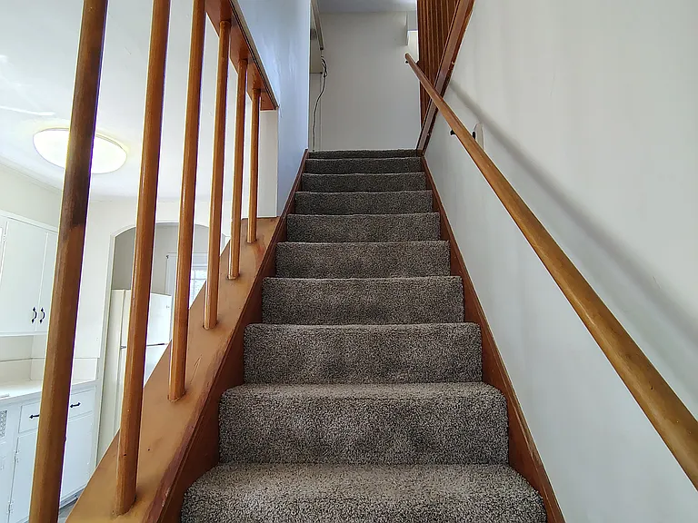 214 Chester Ave — Photo 15