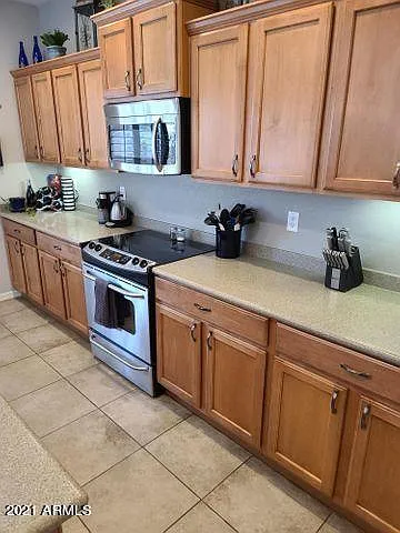 3 bed, 2.5 bath, 2237 sqft, $2,300 — Photo 4