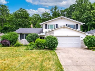 1633 Windsor Dr, Mayfield Heights, OH, 44124