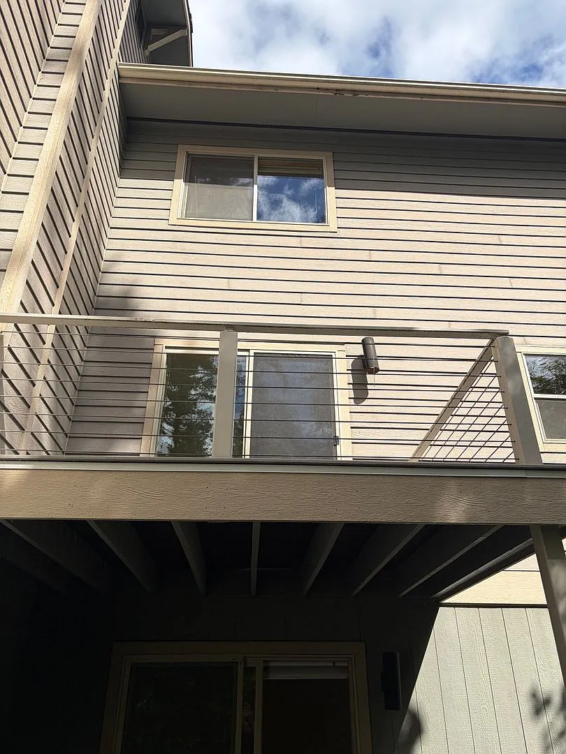 3 bedroom home with deck views of the lake and mountains in Lakeside! — Photo 4
