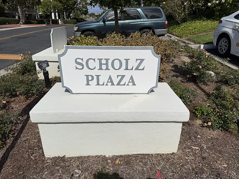 100 Scholz Plz #107 — Photo 3