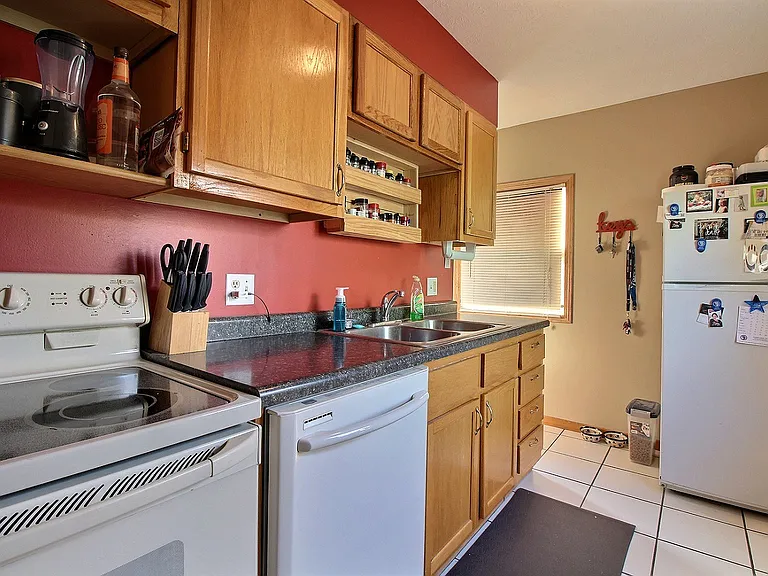 413 N Thomas St — Photo 11