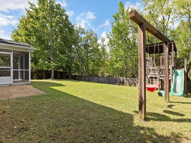 47 Glenwood Ct — Photo 65