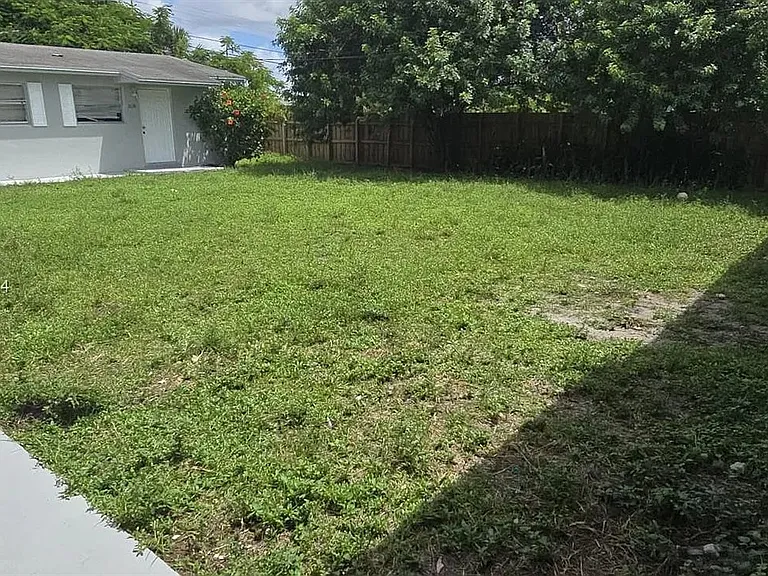 2632 NW 18th Ter #2638 — Photo 15