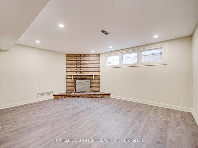 7 Knightswood Rd — Photo 42