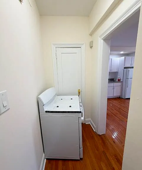 521 Isham St #1 — Photo 7