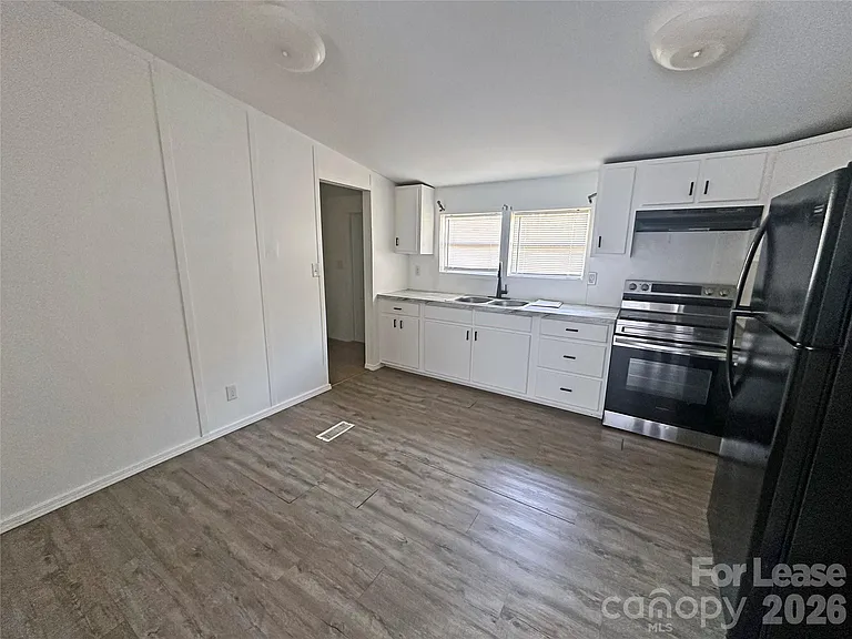 1844 Drew Dr — Photo 18