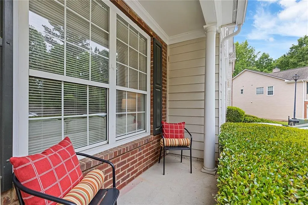 4 bed, 3.0 bath, 2100 sqft, $2,850 — Photo 4