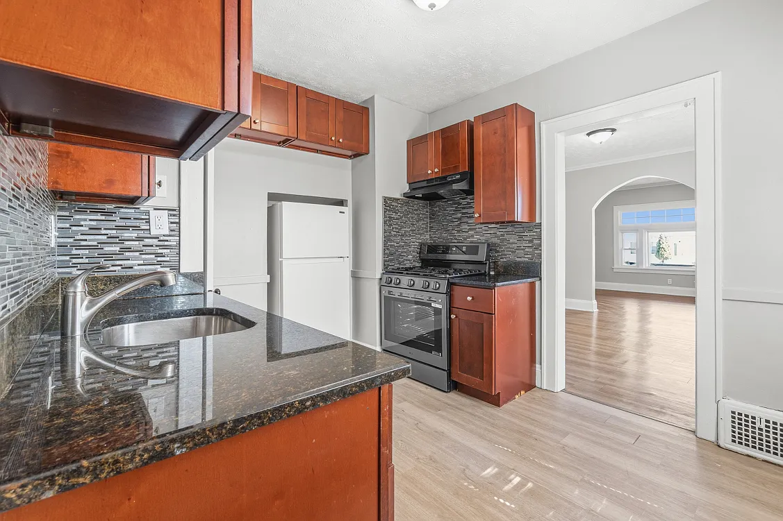 5224 Stanley Ave — Photo 2