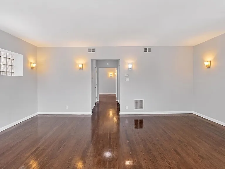7847 S Bennett Ave #1 — Photo 9