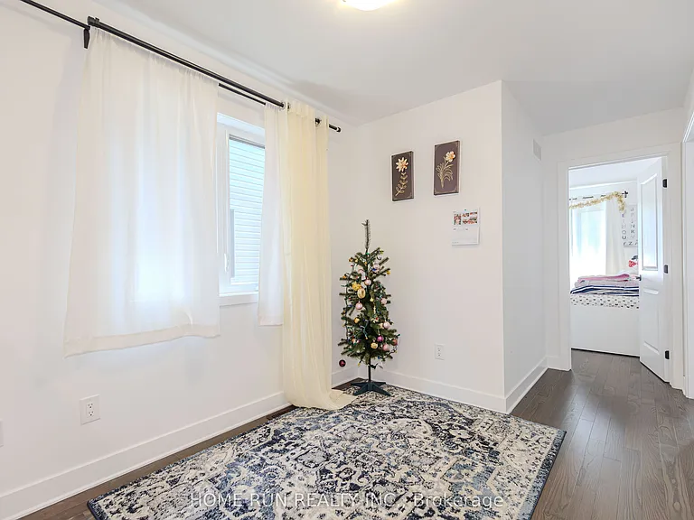 206 Bristol Cres — Photo 36