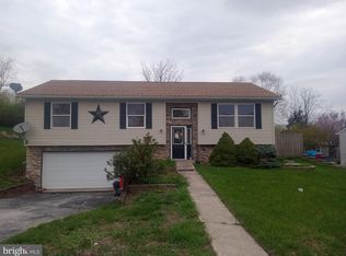 923 Oak Dr, Pottstown, PA 19464