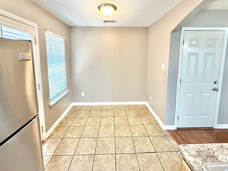 7948 Jadewood Cv — Photo 5