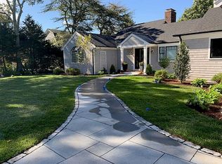 326 Holly Point Rd, Centerville, MA 02632