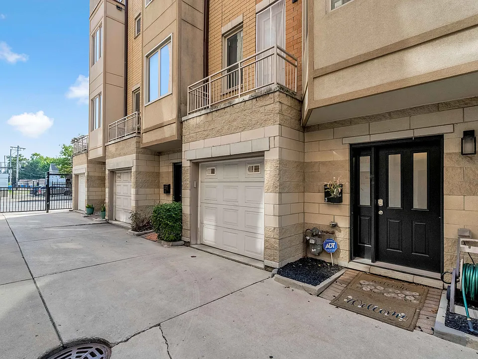 3262 W Armitage Ave #3