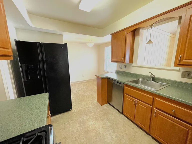 Kitchen 2 with Breakfast Nook