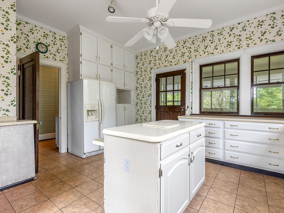 22nd image of 209 Browntown Rd