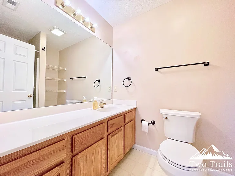 707 Farmington Cir — Photo 9