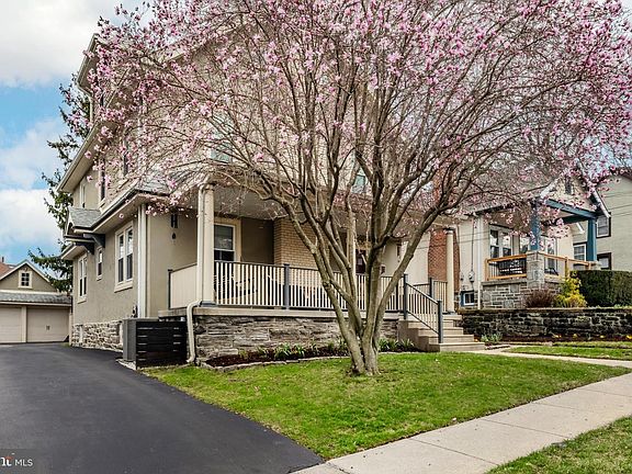 2nd image of 2525 Olcott Ave