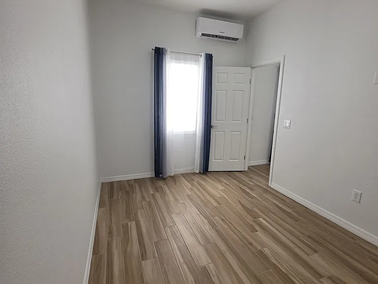 1821 Benevento St — Photo 3