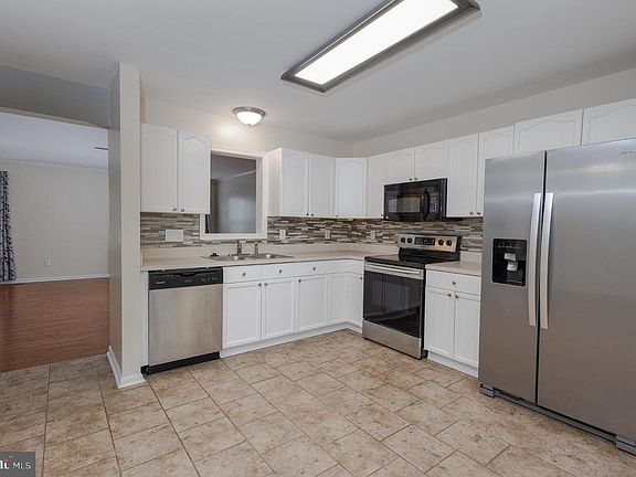 3rd image of 55 Thornberry Dr