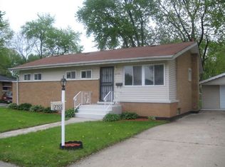 2755 Circle Dr, Markham, IL 60428