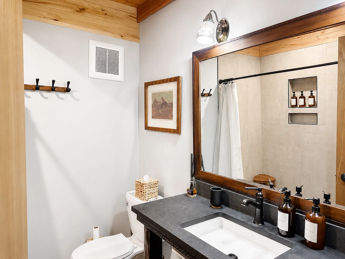 2 bed, 2.5 bath, 2000 sqft, $2,750 — Photo 3