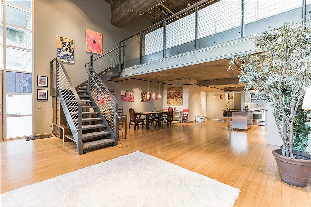 2 bed, 3060 sqft, $7,500 — Photo 3