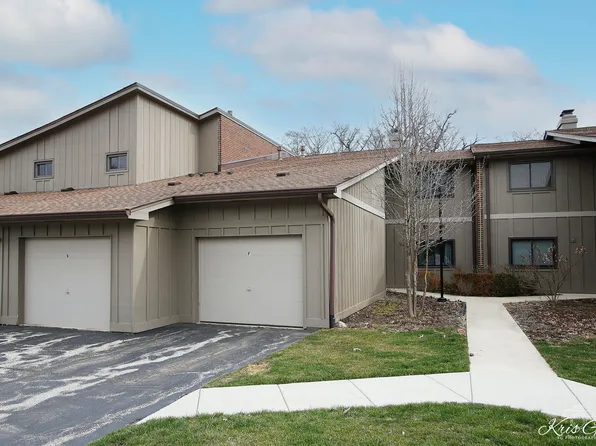 29W391 Emerald Green Dr #32-F, Warrenville, IL 60555