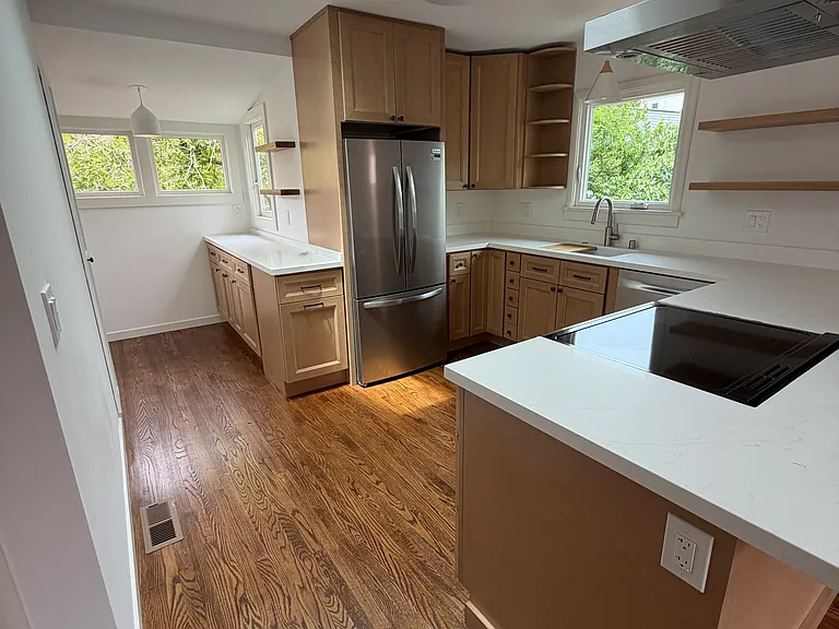 2108 Grant St — Photo 2