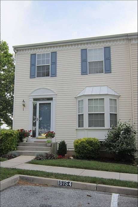 Front with parking space