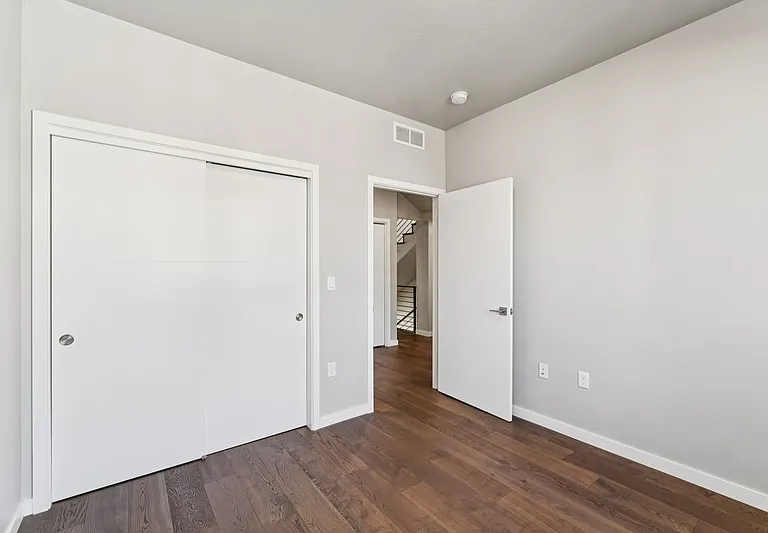 3520 N Prospect Ln #1 — Photo 27
