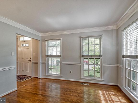 3rd image of 17 Larkwood Ct