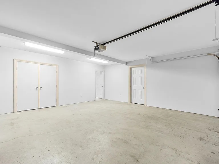 7353 Union St — Photo 32