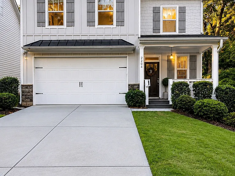 2204 Forrest Pl NW — Photo 1