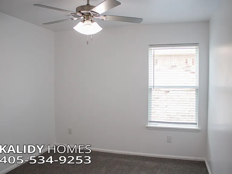 10601 NW 20th St — Photo 14