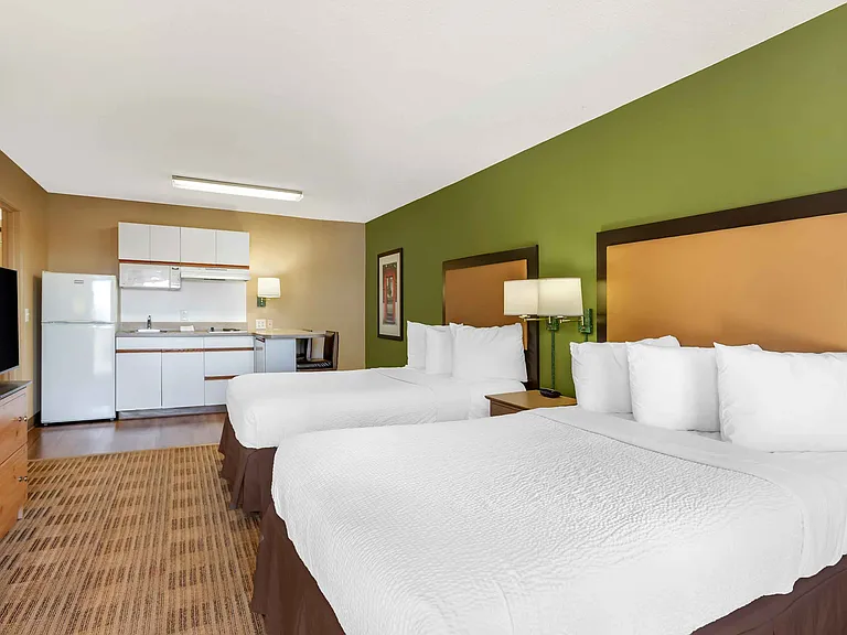 Studio Suite - 2 Full Beds