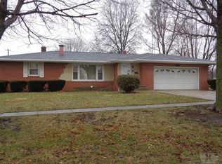 324 S Commercial St, Stronghurst, IL 61480
