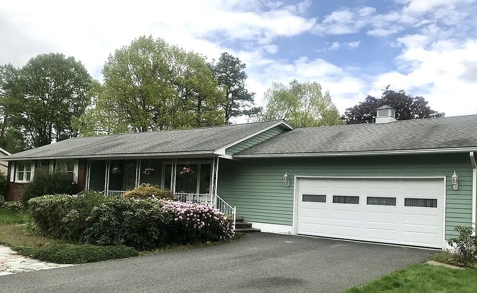 2nd image of 23 Woodcliff Dr