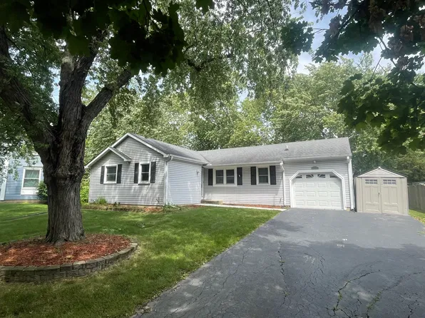 1712 Rutgers Ct, Naperville, IL 60565