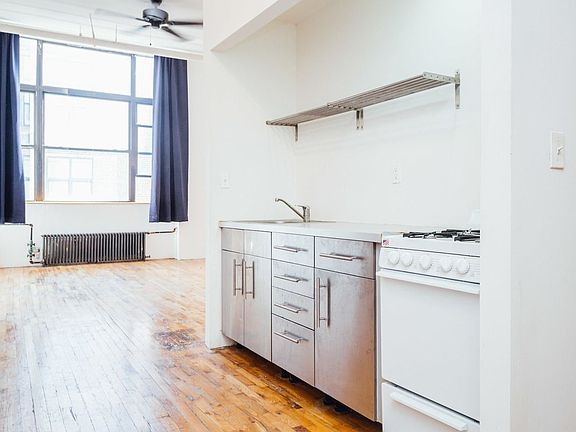 4th image of 476 Jefferson St APT 311