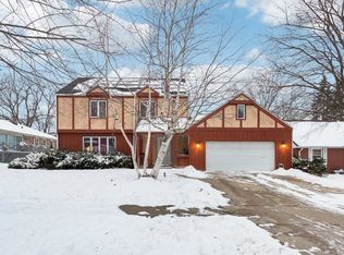 334 N Pioneer Rd, Waukegan, IL 60085